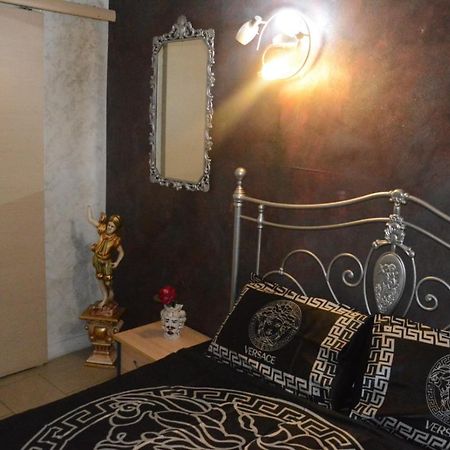 B&B Sotto Gli Archi Катания Экстерьер фото